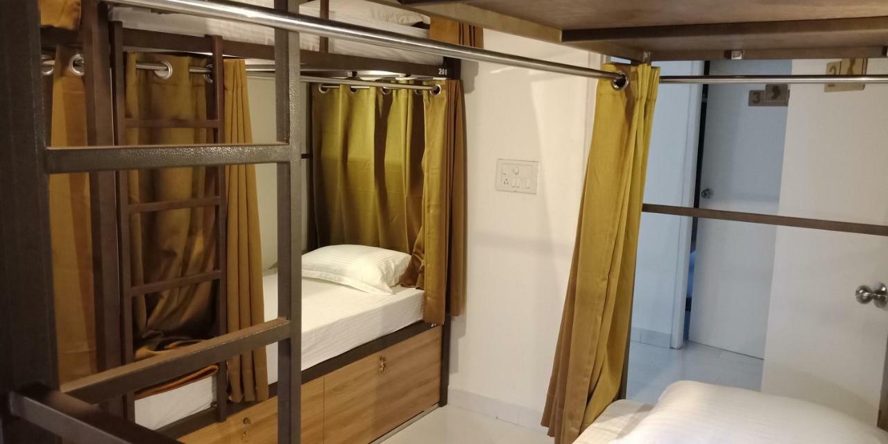 Banaras Hostel Kakarmatha Bagian luar foto