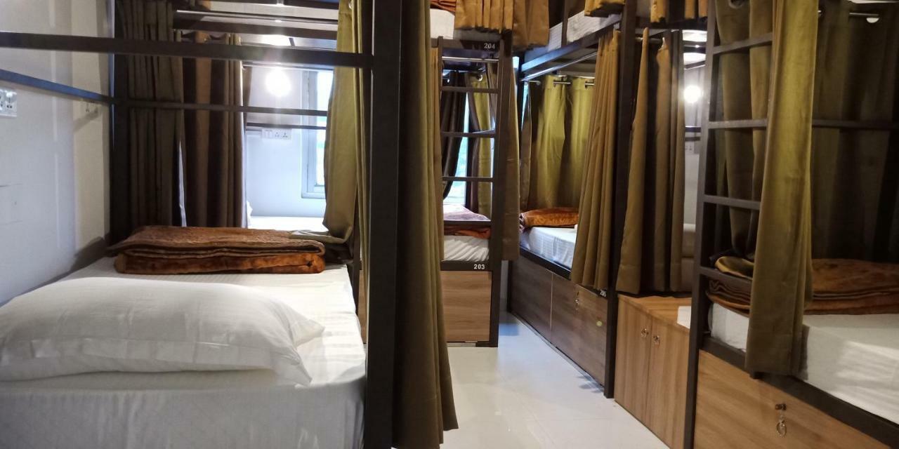 Banaras Hostel Kakarmatha Bagian luar foto