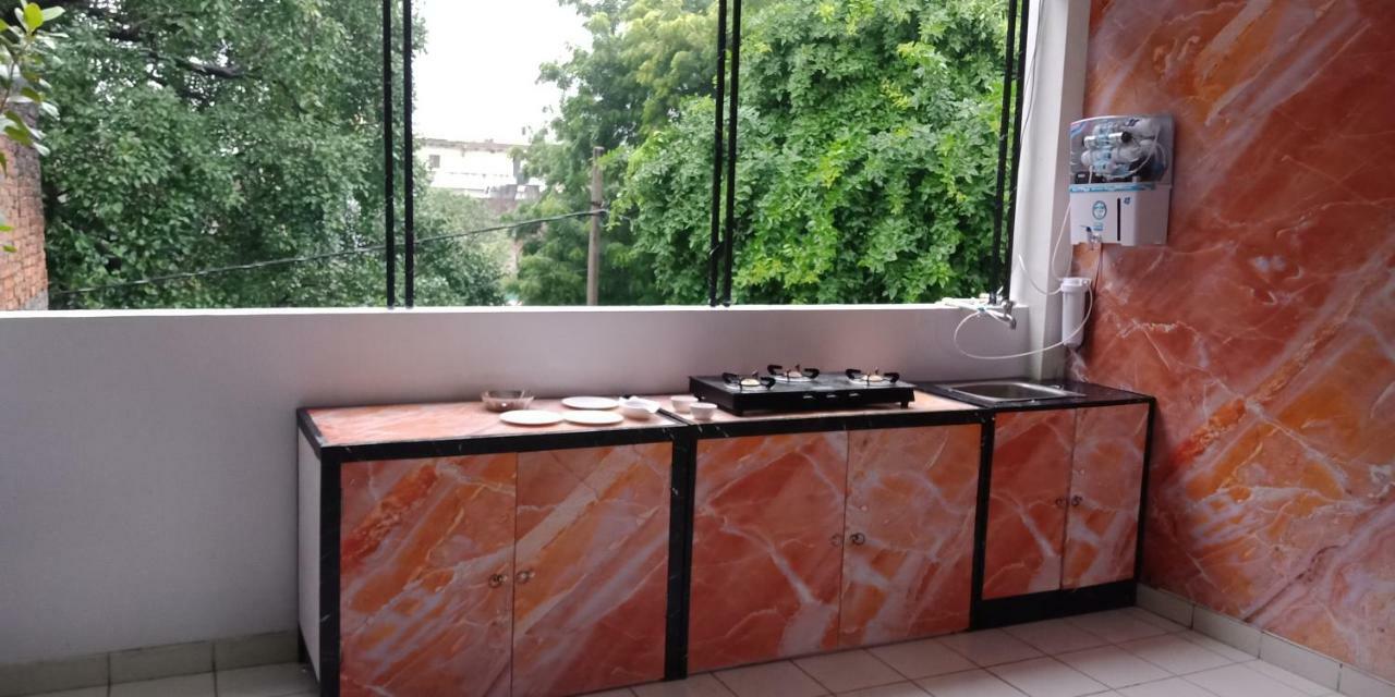 Banaras Hostel Kakarmatha Bagian luar foto