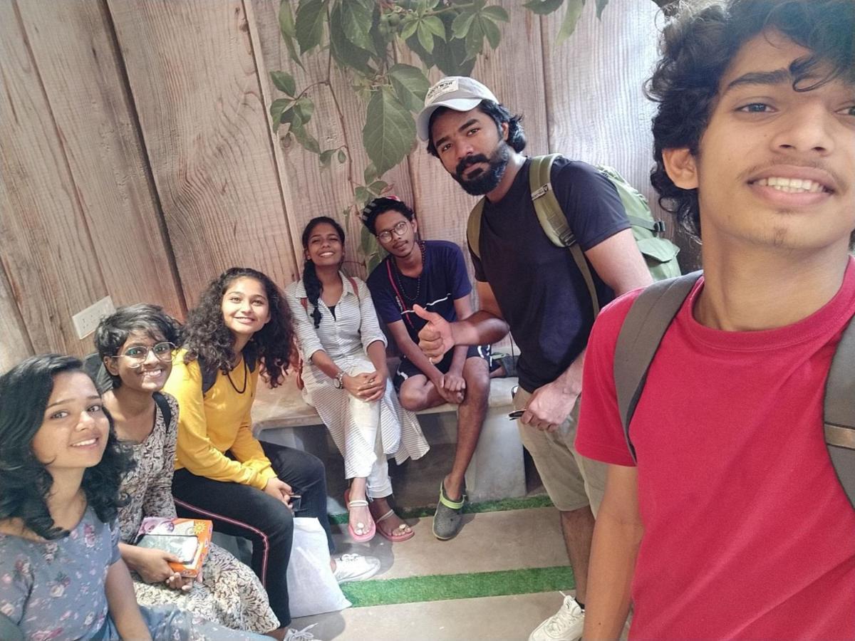 Banaras Hostel Kakarmatha Bagian luar foto